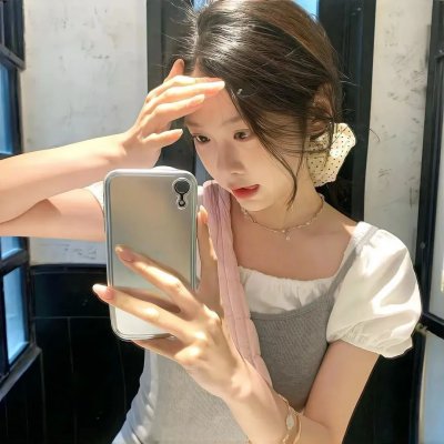 伊莱克特勒滑翔在蓝天 海报