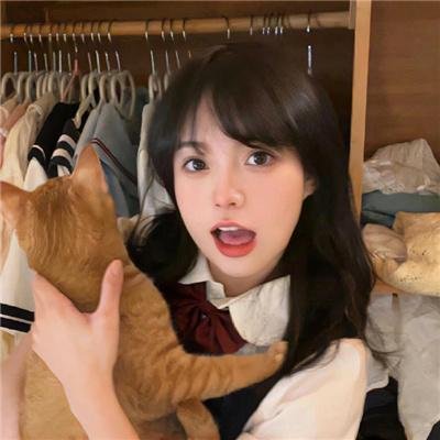 屋中美人 海报